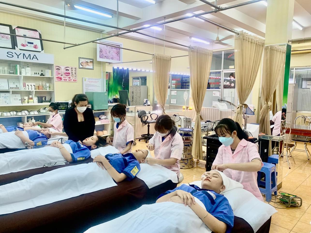 Tuyển sinh khóa học SPA Chăm sóc da - Thư giãn (body)